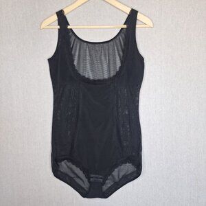 NWOT Daisy Fuentes Black Shapewear Lace Detail Size 2X Flattering